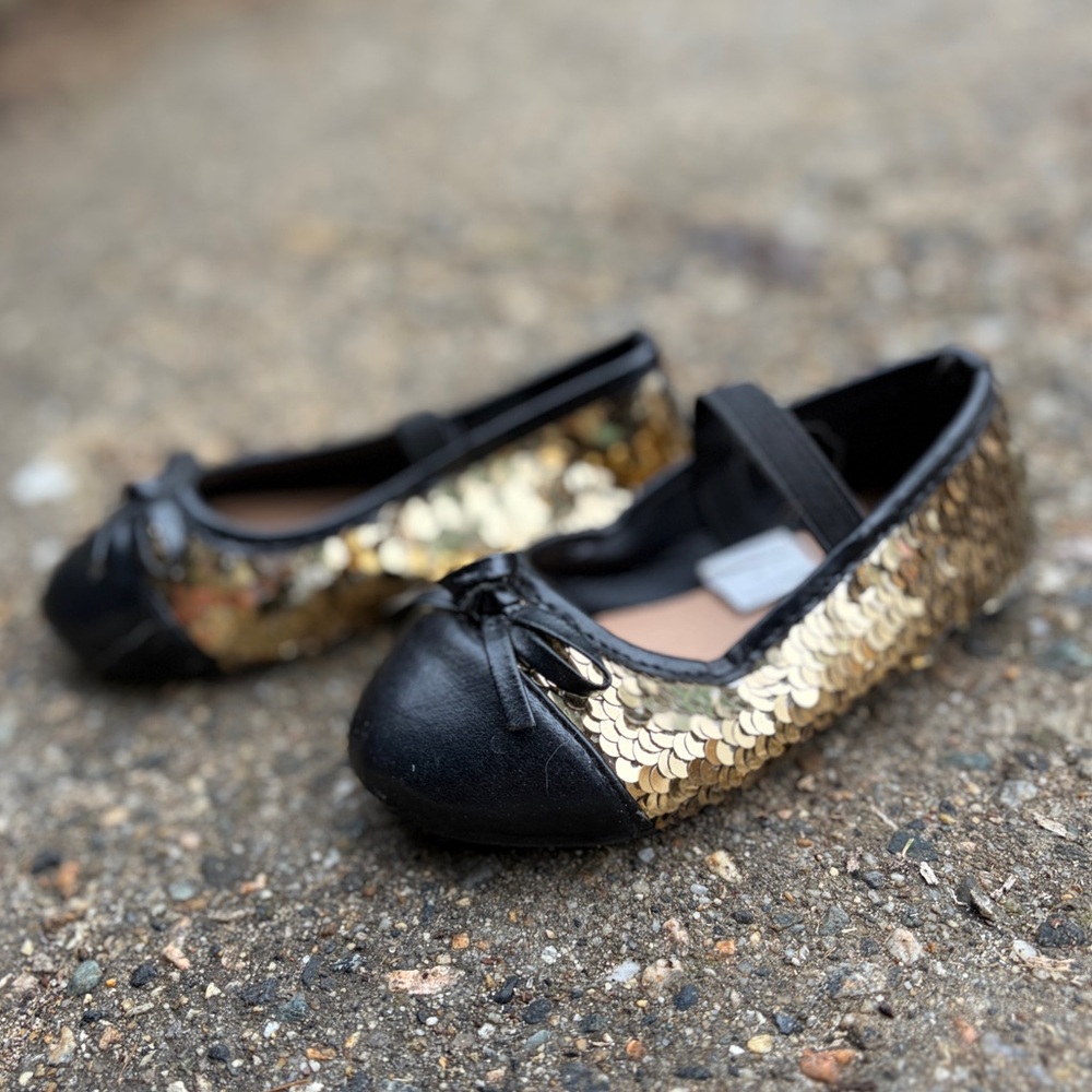 Delia’s Kids Gold Sequin Ballet Flats with Black Toe
